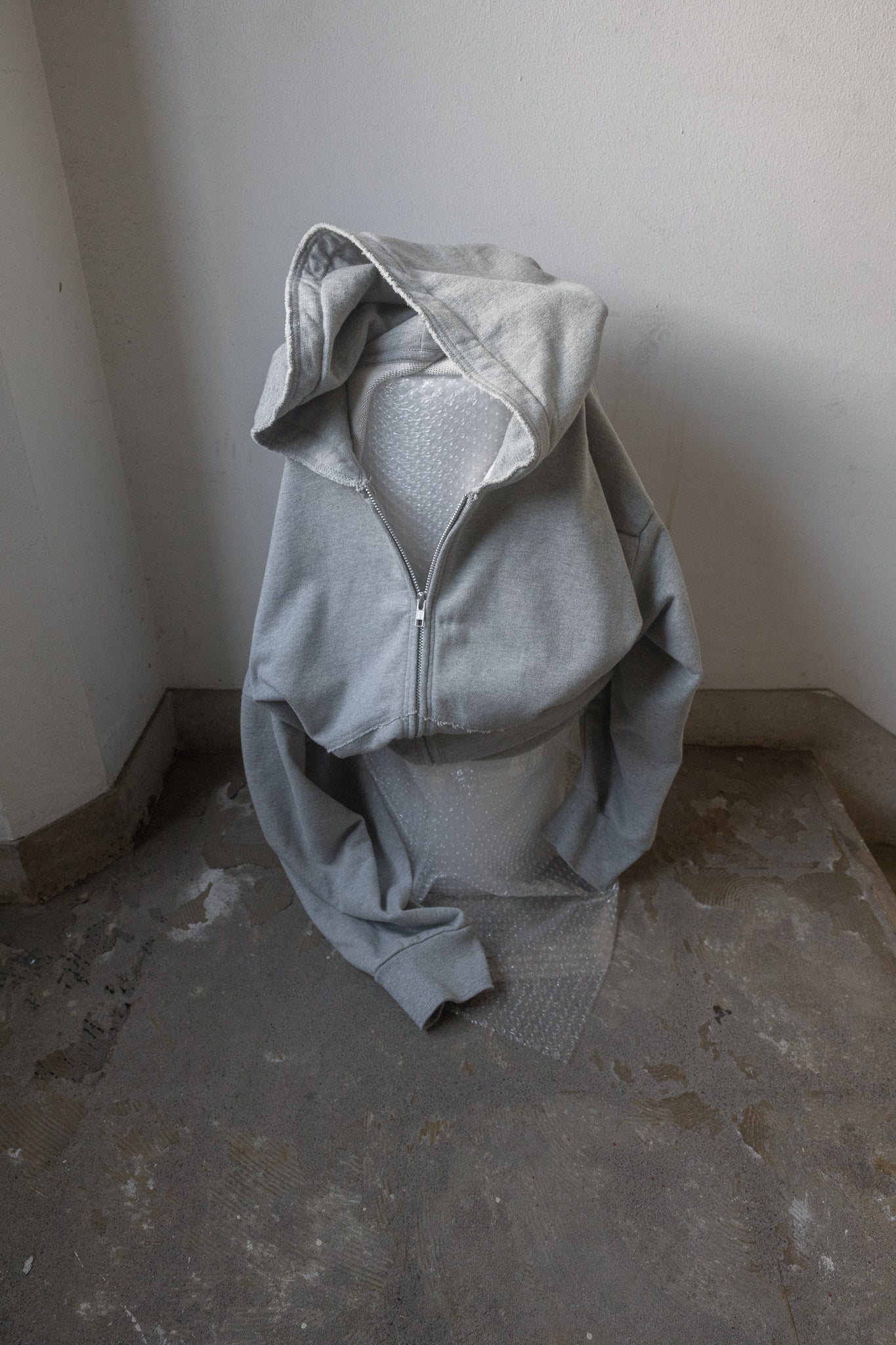 CUT OFF ZIP HOODIE - HEATHER GRAY