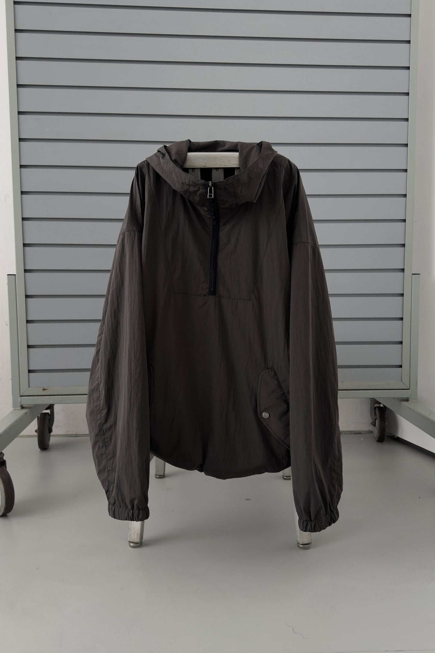 SHADOW NYLON ANORAK - GREY