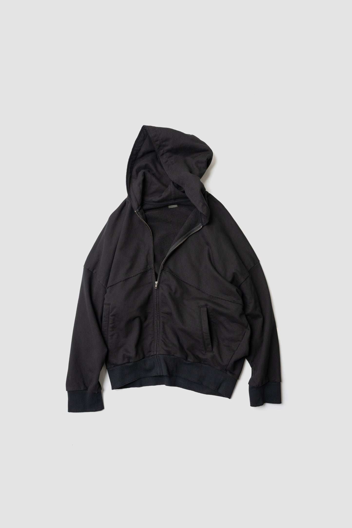 CUT OFF ZIP HOODIE - WASHED BLACK