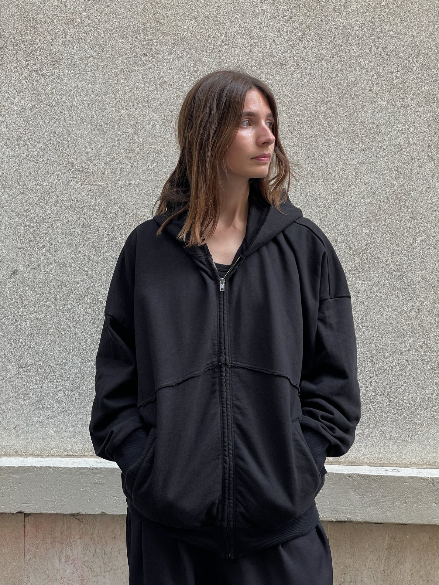 CUT OFF ZIP HOODIE - WASHED BLACK