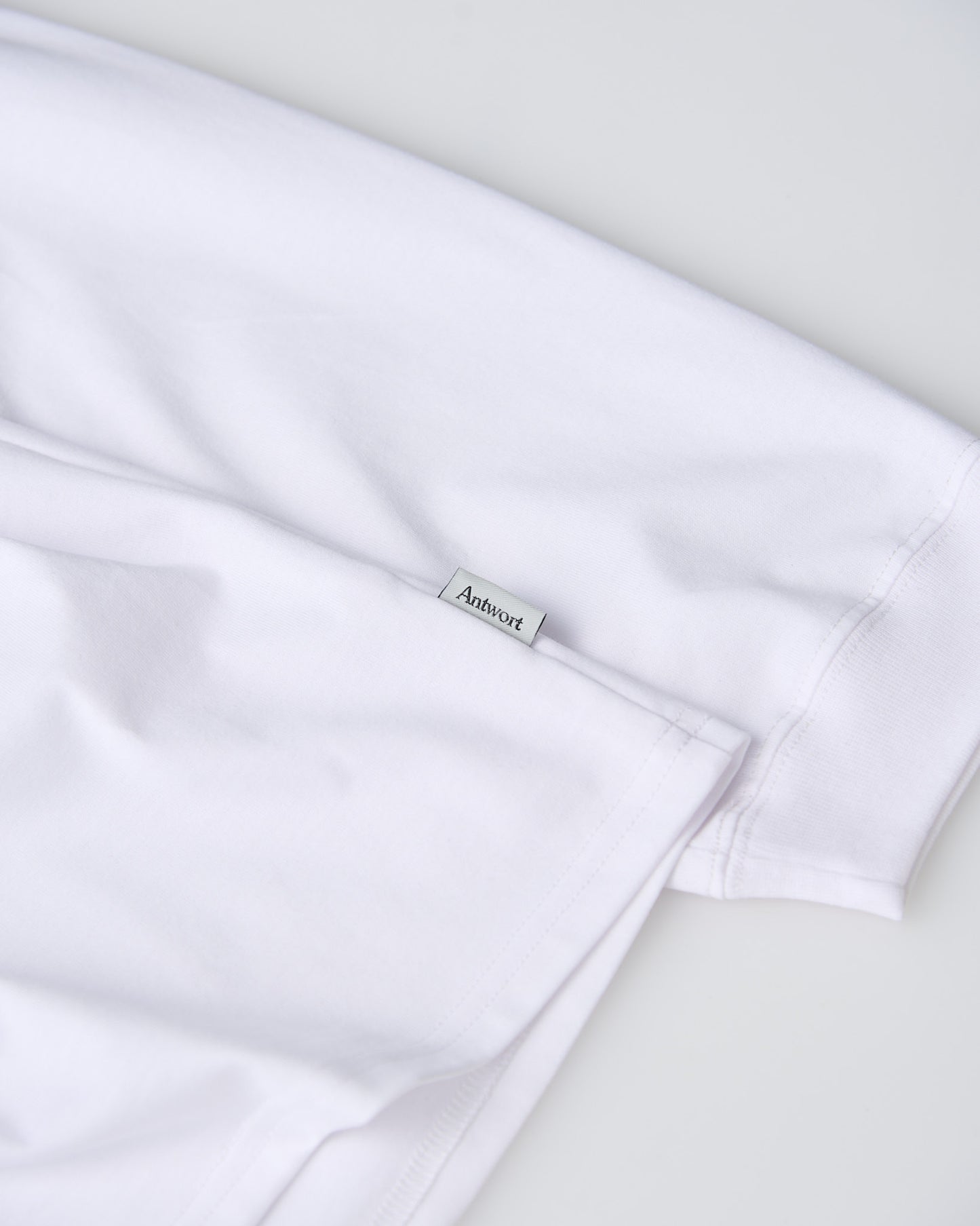 RELAXED SMOOTH LS TEE - WHITE