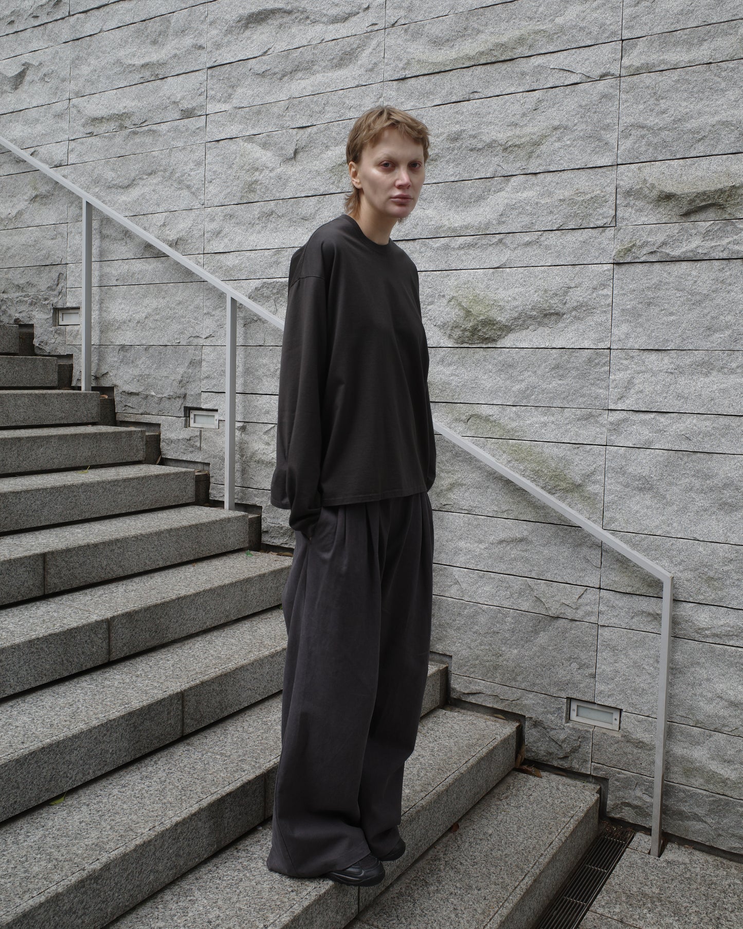 RELAXED SMOOTH LS TEE - GREY