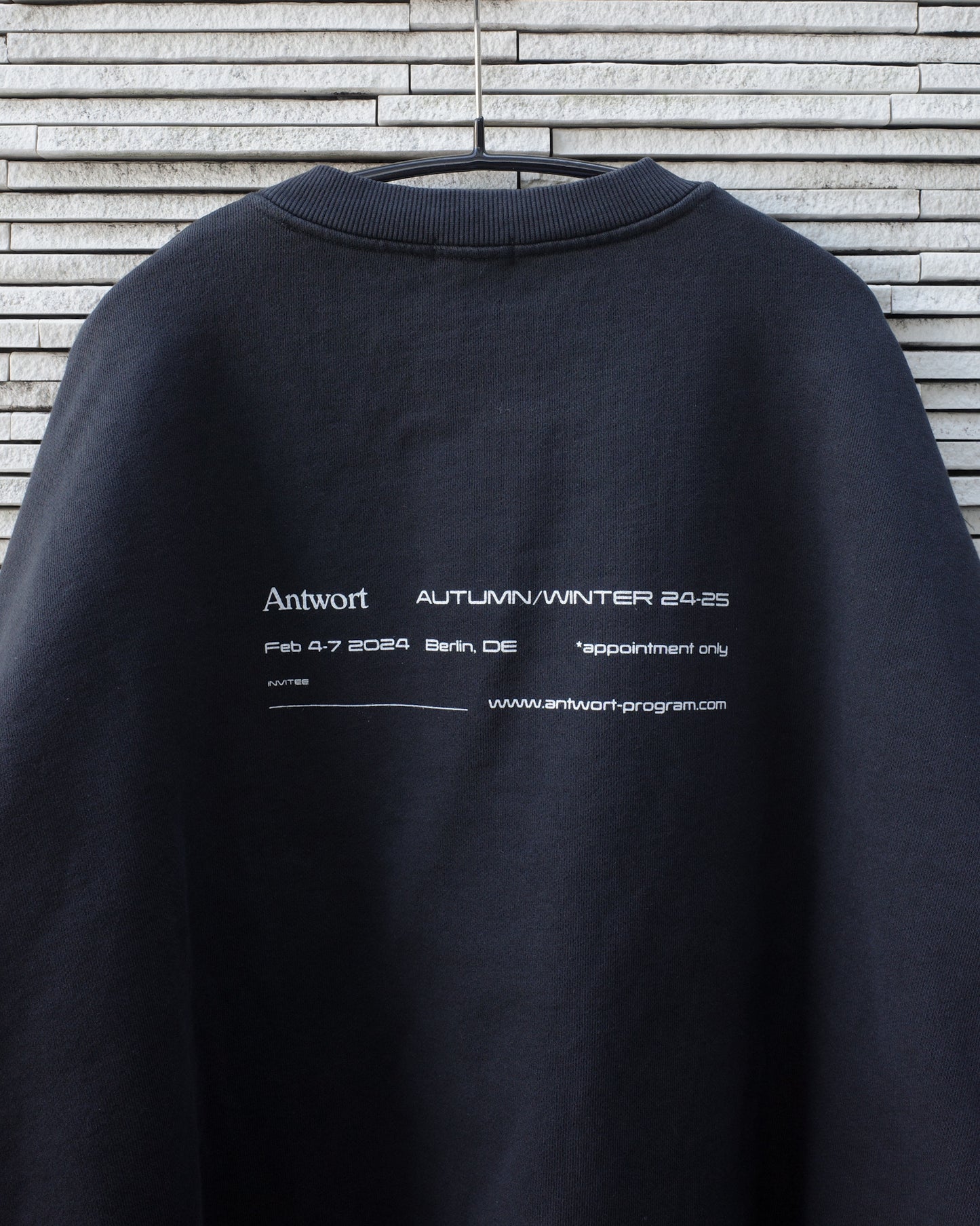 INVITATION SWEATSHIRT - FADE BLACK