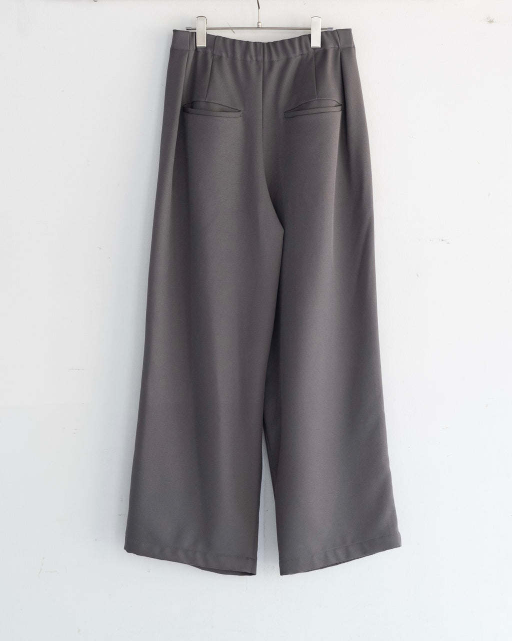DRAPE TUCK PANTS - GREY