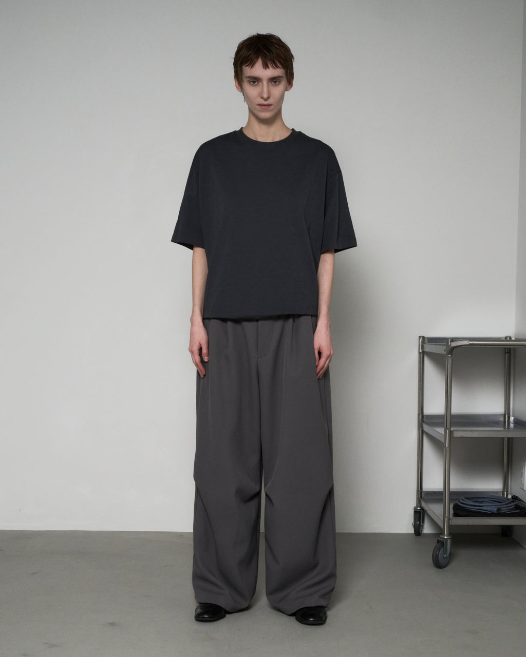 DRAPE TUCK PANTS - GREY