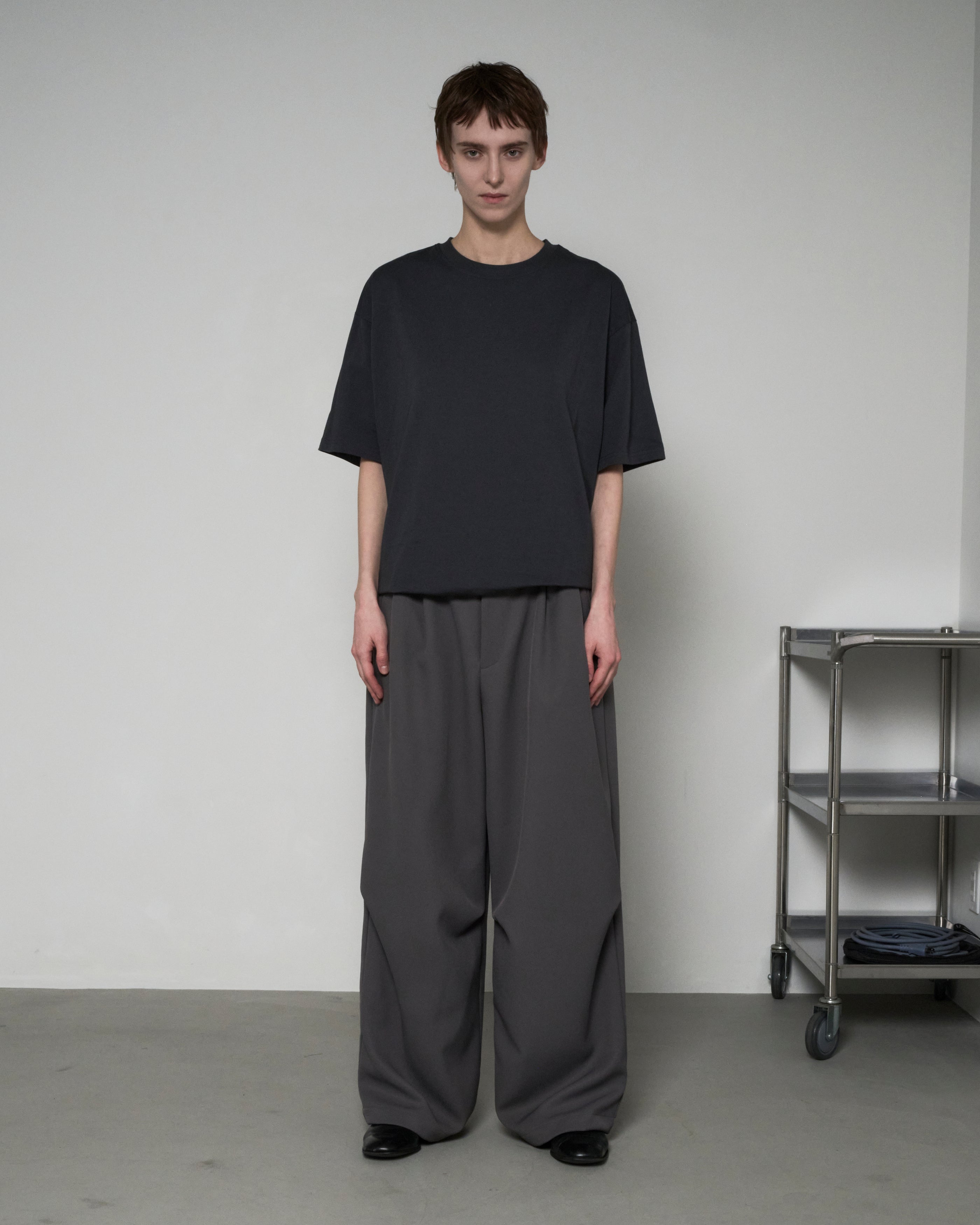 DRAPE TUCK PANTS - GREY