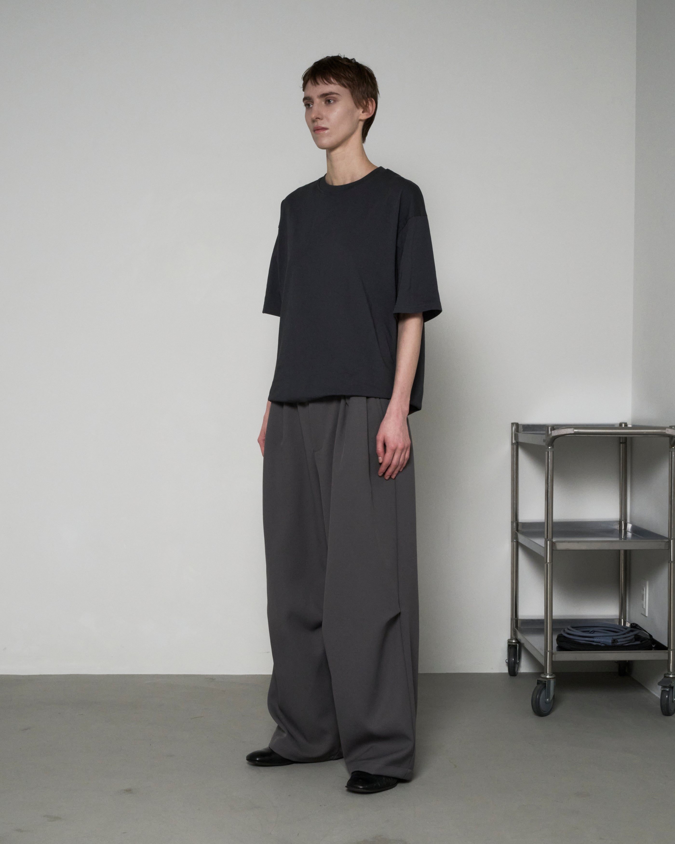 DRAPE TUCK PANTS - GREY