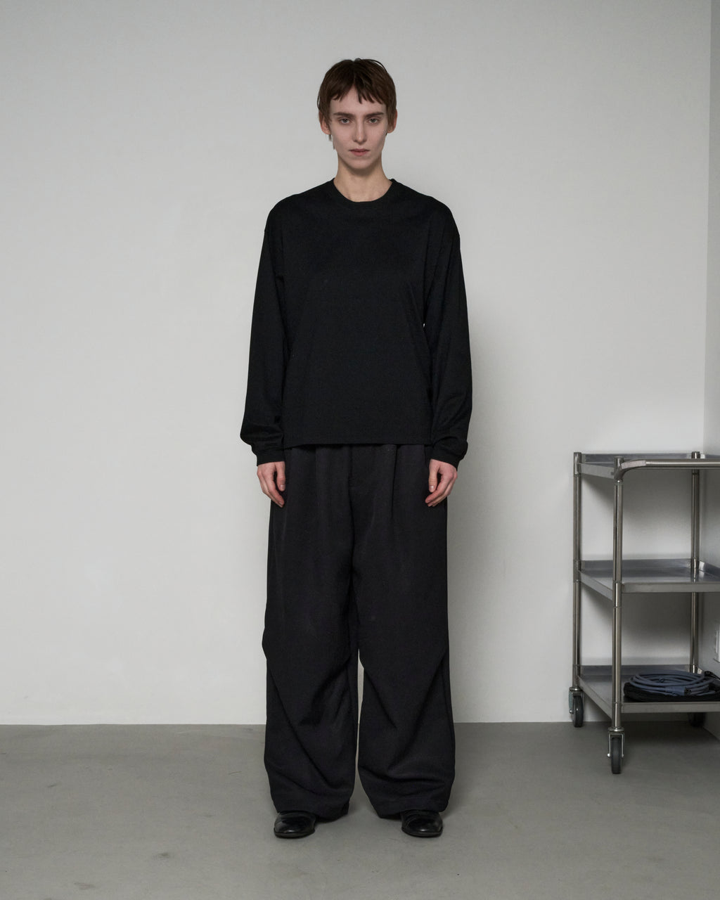 DRAPE TUCK PANTS - BLACK