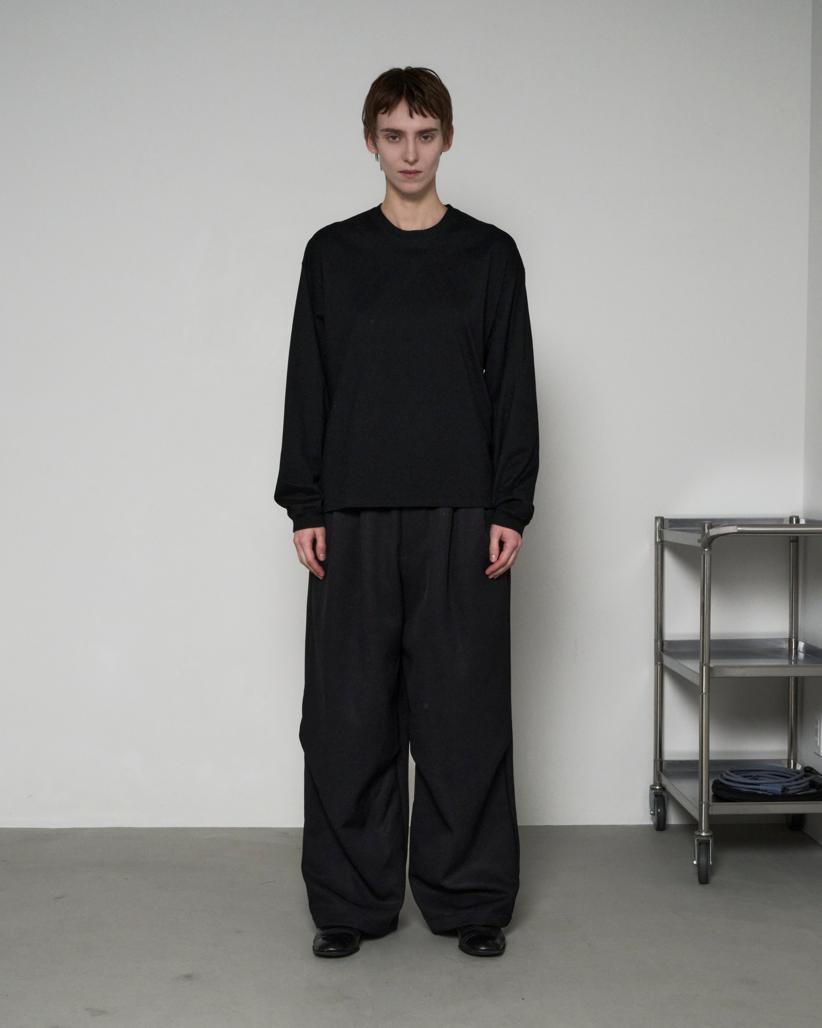 DRAPE TUCK PANTS - BLACK
