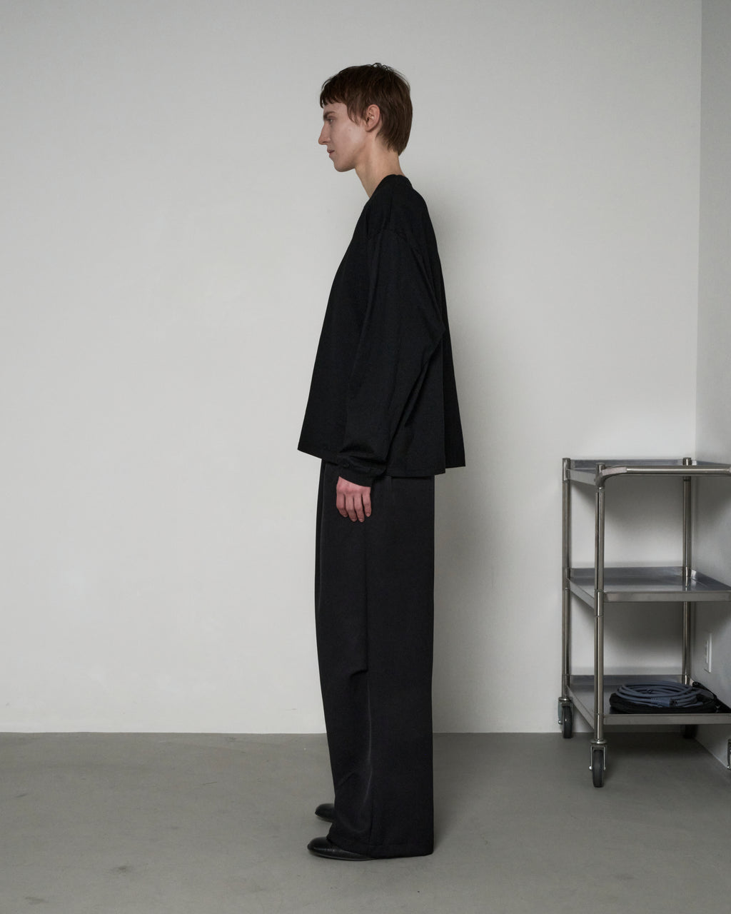 DRAPE TUCK PANTS - BLACK