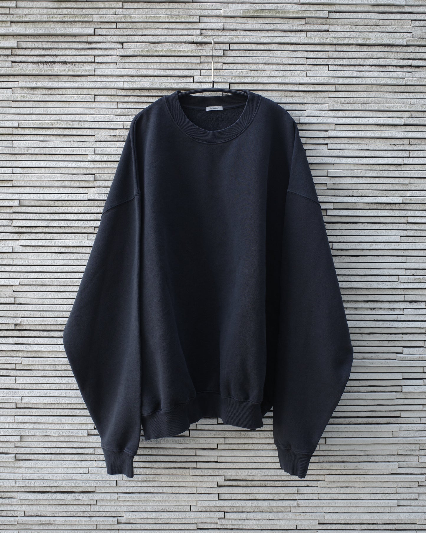 INVITATION SWEATSHIRT - FADE BLACK