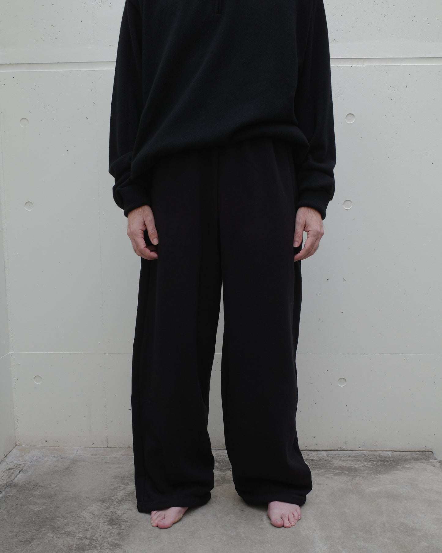 WIDE SWEAT TROUSERS - BLACK