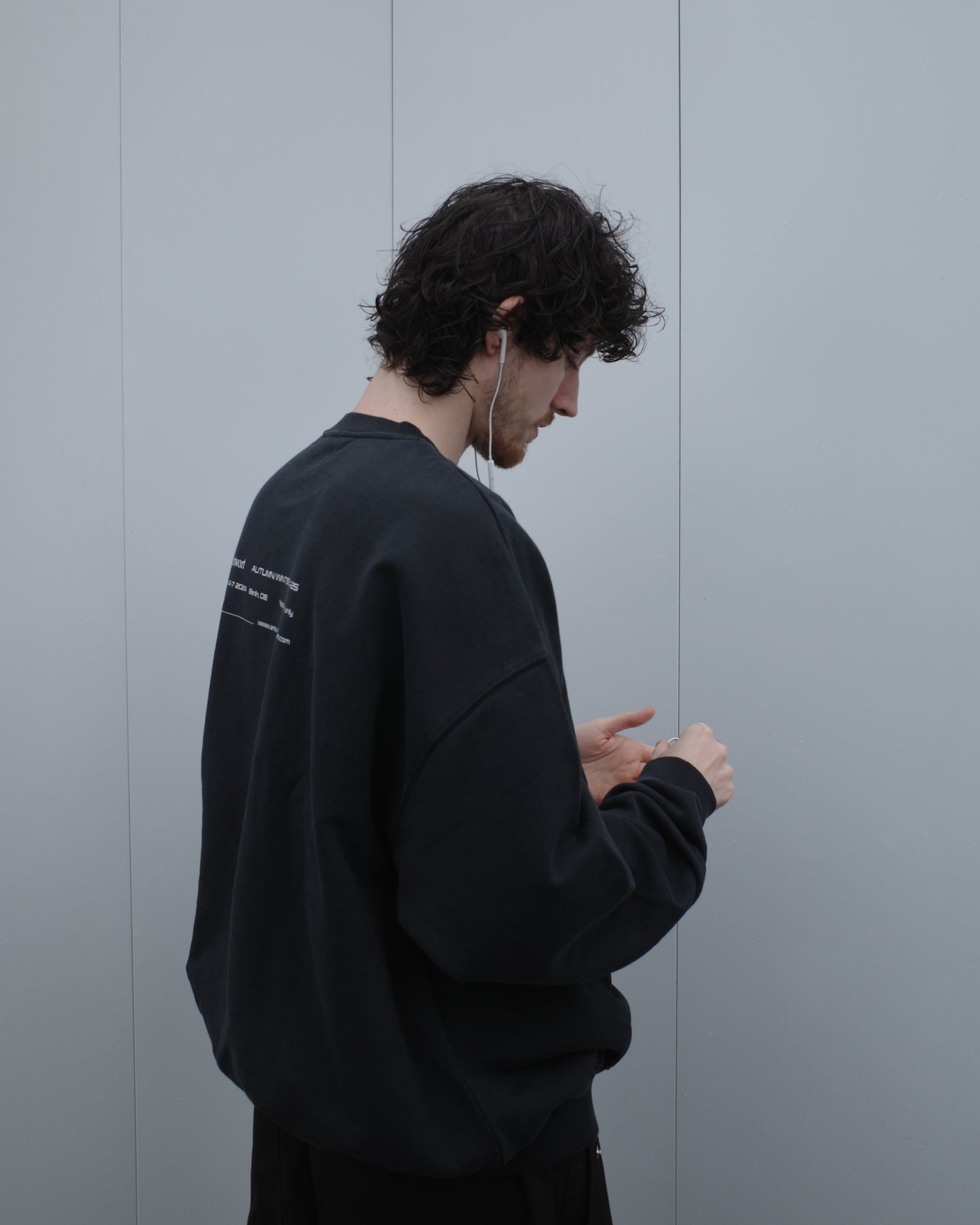 INVITATION SWEATSHIRT - FADE BLACK