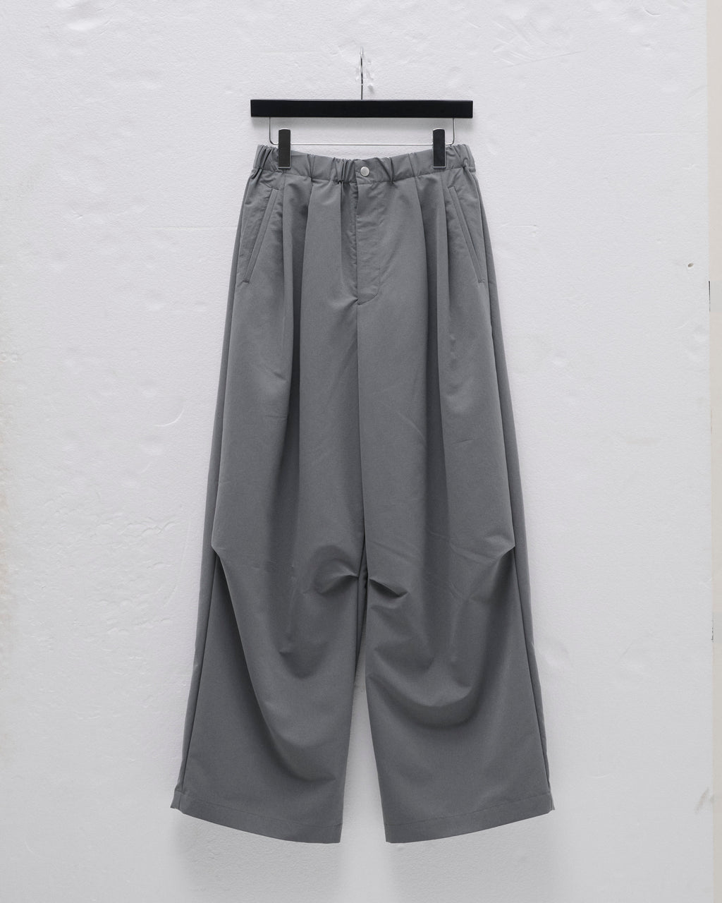 SMOOTH TAFTA DRAPE TUCK PANTS
