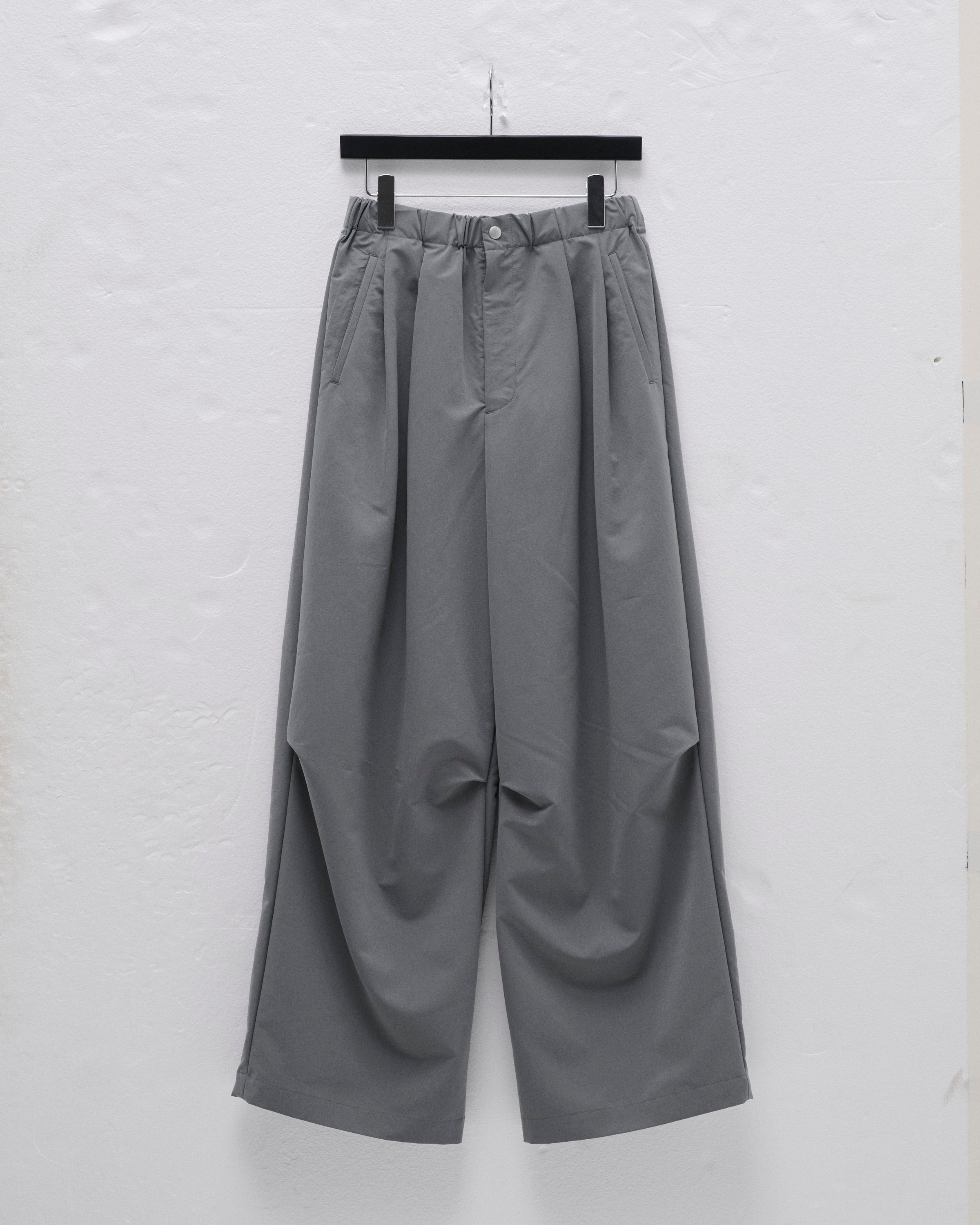 SMOOTH TAFTA DRAPE TUCK PANTS