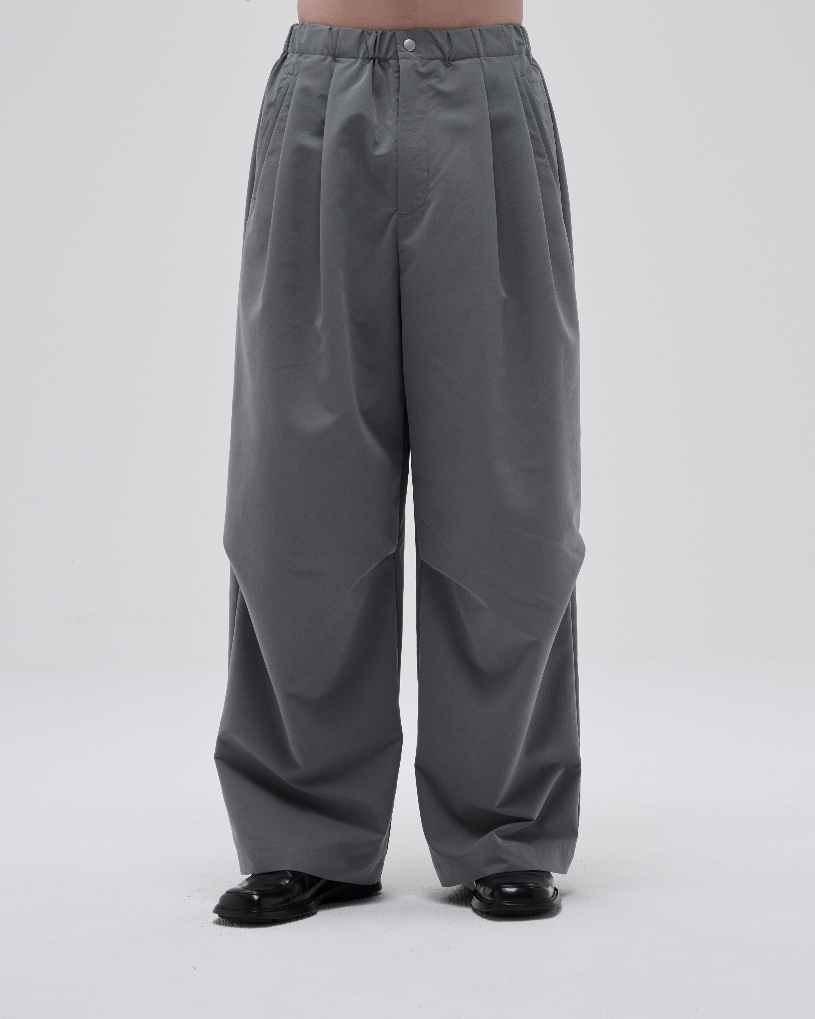 SMOOTH TAFTA DRAPE TUCK PANTS